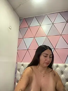 juliana diaz online show from September 16, 2025, 11:22 am