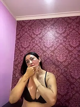 juliana diaz online show from November 17, 2025, 11:27 am