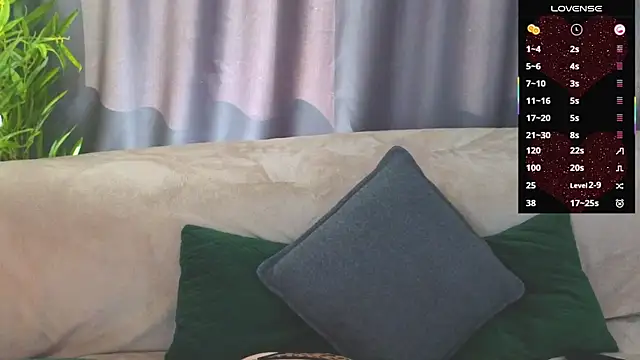 GirlfriendNina online show from April 27, 2026, 6:11 am