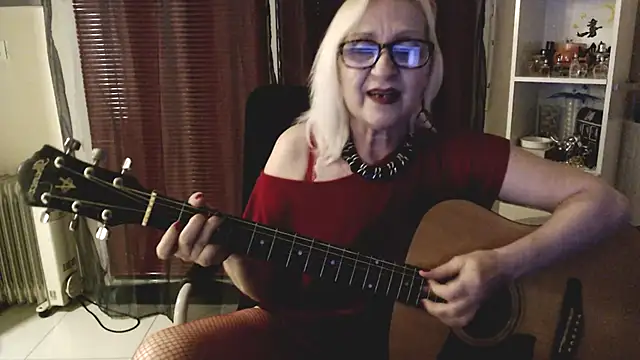 Snapshot of Ala-N-Dala chatting on January 21, 2025, 12:57 am Ala-N-Dala online show from January 21, 2025, 12:57 am