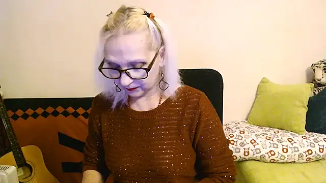 Snapshot of Ala-N-Dala chatting on September 27, 2025, 8:19 am Ala-N-Dala online show from September 27, 2025, 8:19 am