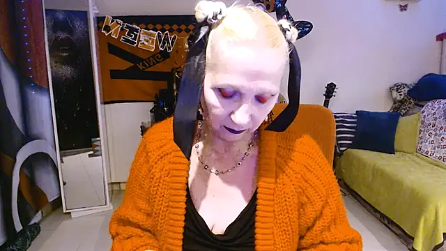 Snapshot of Ala-N-Dala chatting on October 16, 2025, 9:32 am Ala-N-Dala online show from October 16, 2025, 9:32 am