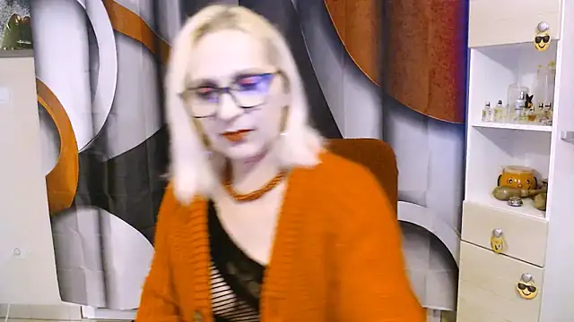 Snapshot of Ala-N-Dala chatting on November 5, 2025, 8:03 am Ala-N-Dala online show from November 5, 2025, 8:03 am