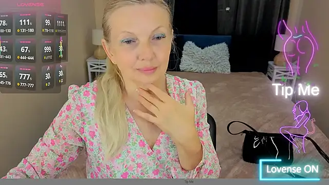 Snapshot of Abby_Moore_ chatting on June 19, 2026, 6:40 am Abby Moore online show from June 19, 2026, 6:40 am