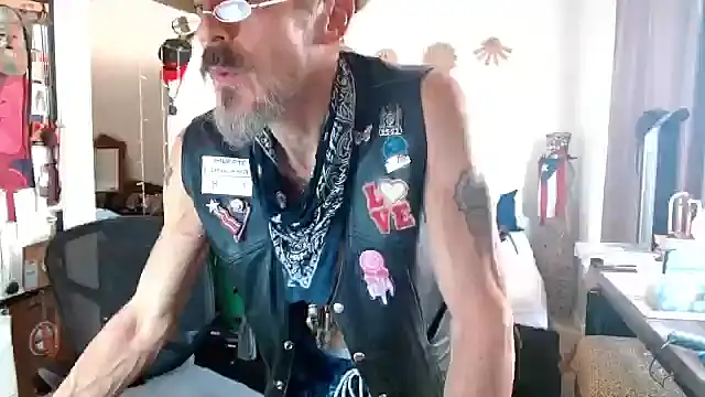 mycock2474u online show from September 28, 2025, 9:09 pm