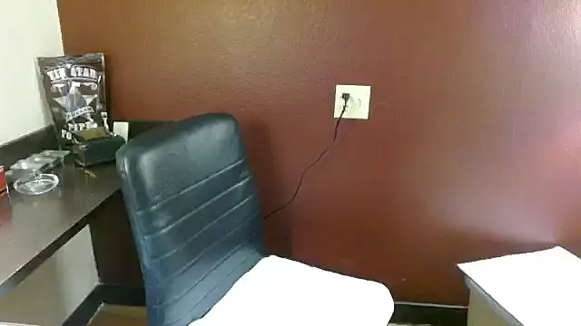 mycock2474u online show from November 3, 2025, 5:09 am