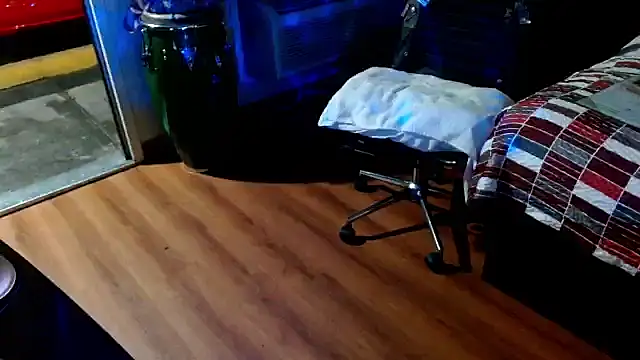 mycock2474u online show from November 9, 2025, 4:55 am