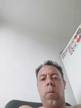 Snapshot of david_geam chatting on August 1, 2026, 9:41 am david geam online show from August 1, 2026, 9:41 am