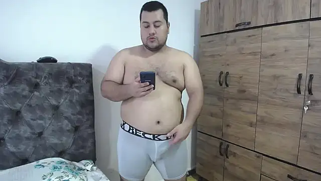 Snapshot of santi_hothot chatting on October 18, 2025, 7:25 pm santi hothot online show from October 18, 2025, 7:25 pm