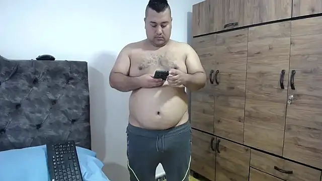 Snapshot of santi_hothot chatting on November 9, 2025, 8:18 pm santi hothot online show from November 9, 2025, 8:18 pm