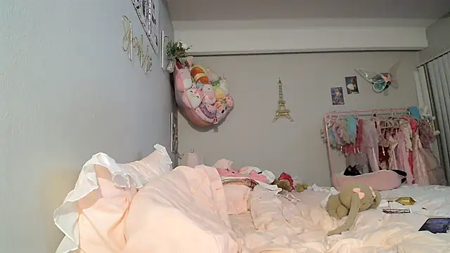 Snapshot of bunnypillow chatting on March 13, 2025, 5:43 am bunnypillow online show from March 13, 2025, 5:43 am