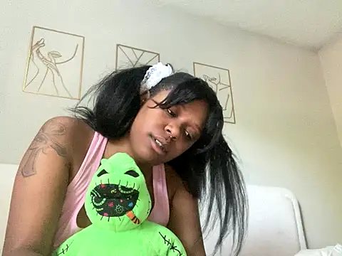 Snapshot of bunnypillow chatting on September 12, 2025, 12:05 pm bunnypillow online show from September 12, 2025, 12:05 pm