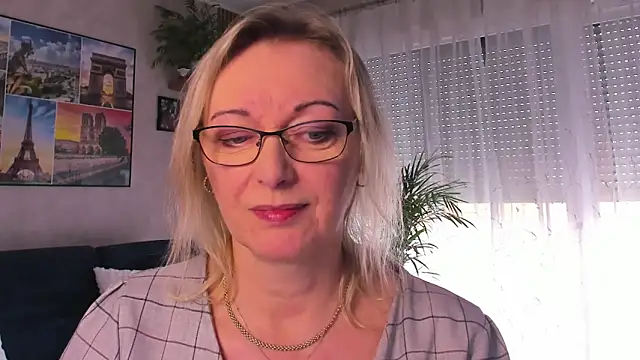 vanessa chat online show from April 14, 2026, 1:39 pm