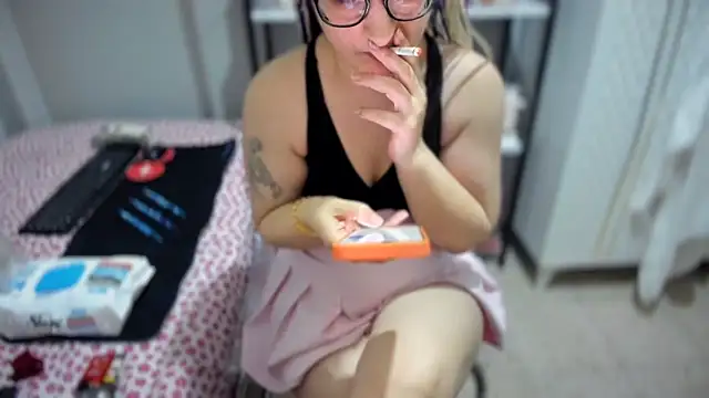 bisexyelizz online show from July 1, 2026, 9:25 pm