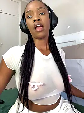 LuciousLips96 online show from September 26, 2025, 9:35 am