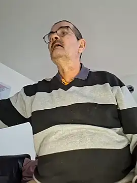 Snapshot of silvio-aus-luzern-CH chatting on December 28, 2024, 1:59 pm silvio-aus-luzern-CH online show from December 28, 2024, 1:59 pm