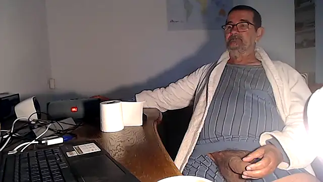 Snapshot of silvio-aus-luzern-CH chatting on October 3, 2025, 5:59 am silvio-aus-luzern-CH online show from October 3, 2025, 5:59 am