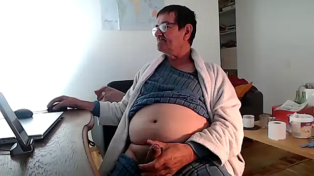 Snapshot of silvio-aus-luzern-CH chatting on May 10, 2026, 6:51 am silvio-aus-luzern-CH online show from May 10, 2026, 6:51 am