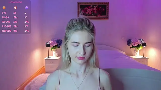 AnnaCarrera online show from July 13, 2026, 8:22 pm