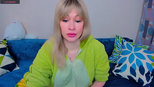 EllenMoore online show from March 28, 2026, 3:06 am