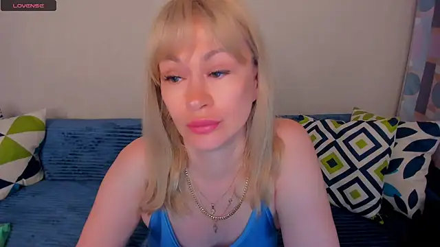EllenMoore online show from July 28, 2026, 4:19 am