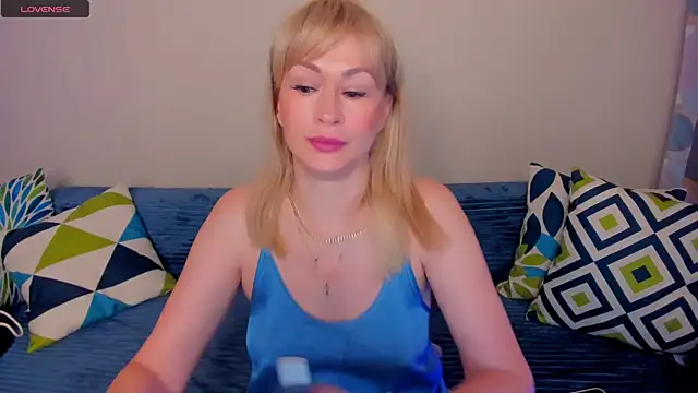 EllenMoore online show from July 29, 2026, 3:04 am
