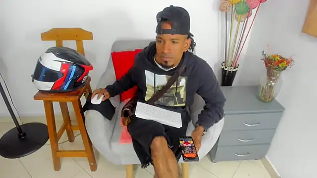 Snapshot of anhtony_wayans chatting on October 8, 2025, 12:41 am anhtony wayans online show from October 8, 2025, 12:41 am