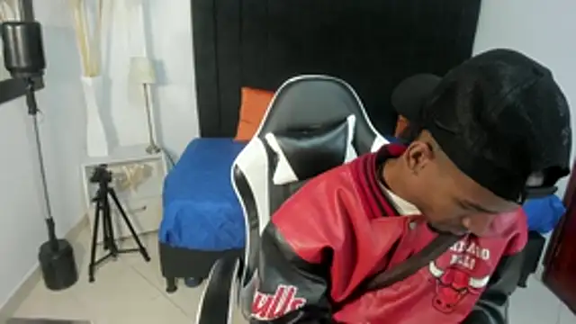 Snapshot of anhtony_wayans chatting on November 17, 2025, 1:00 am anhtony wayans online show from November 17, 2025, 1:00 am