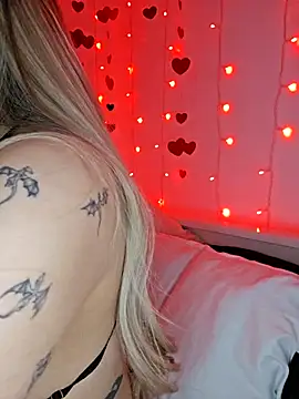 Snapshot of LilyOrion chatting on February 26, 2025, 4:47 am LilyOrion online show from February 26, 2025, 4:47 am