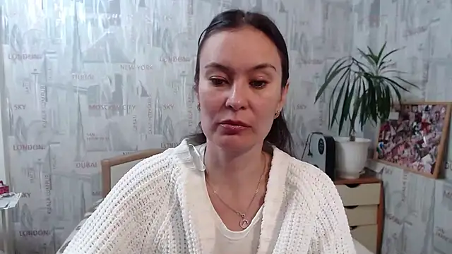 GinaQSoul online show from September 19, 2025, 6:08 pm