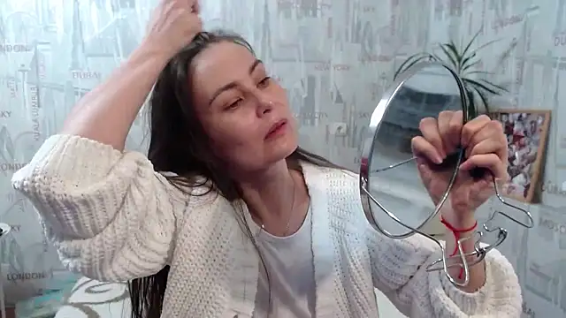 GinaQSoul online show from October 1, 2025, 11:05 am