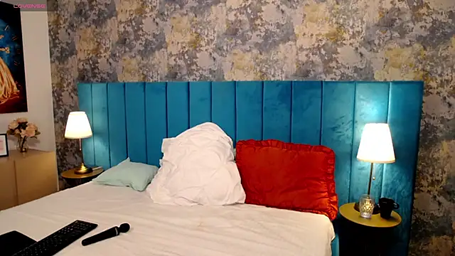 LisaCroft online show from November 9, 2025, 7:06 am