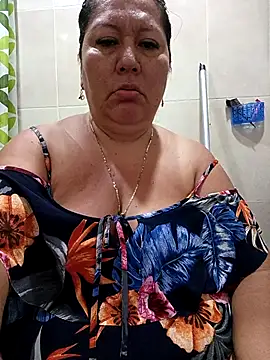 Brenda Berck  online show from November 17, 2025, 12:55 pm