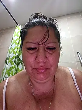 Brenda Berck  online show from November 18, 2025, 11:47 am