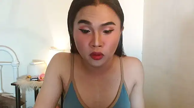 Snapshot of JustineBIGCUM chatting on December 5, 2024, 6:43 am JustineBIGCUM online show from December 5, 2024, 6:43 am