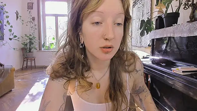 Miranda2 0 online show from November 19, 2025, 7:41 am