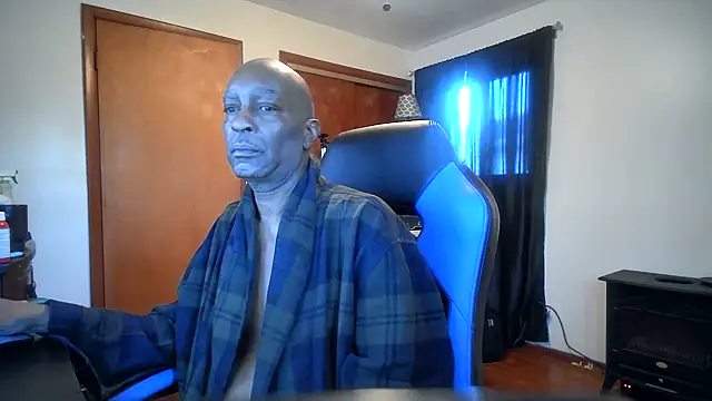 longdick4you8686 online show from December 17, 2024, 1:16 pm