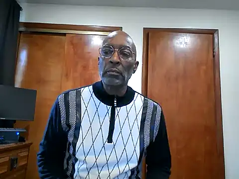 longdick4you8686 online show from February 6, 2025, 7:07 pm