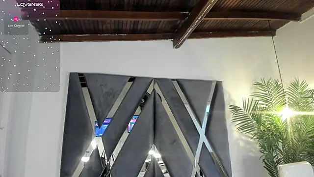 alessandra wells online show from November 10, 2025, 11:09 am