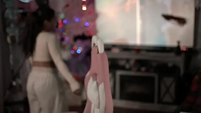 Snapshot of Nikki_Torres chatting on September 18, 2025, 1:18 am Nikki Torres online show from September 18, 2025, 1:18 am