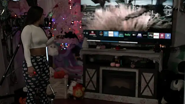 Snapshot of Nikki_Torres chatting on September 24, 2025, 12:36 am Nikki Torres online show from September 24, 2025, 12:36 am