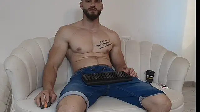 MauroTwin online show from June 20, 2026, 4:54 pm