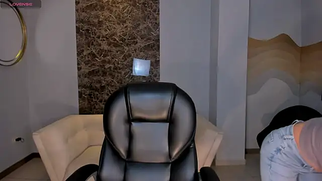 Snapshot of AmyWood chatting on December 5, 2024, 10:23 am AmyWood online show from December 5, 2024, 10:23 am