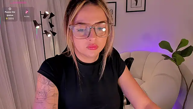 AmyWood online show from February 10, 2026, 8:02 pm