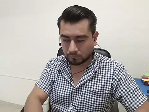 youmanhorny online show from July 3, 2026, 4:02 pm