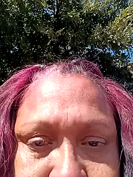 Snapshot of THEBEDroomdoOR chatting on December 6, 2024, 6:06 pm THEBEDroomdoOR online show from December 6, 2024, 6:06 pm