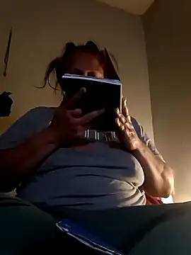 Snapshot of THEBEDroomdoOR chatting on December 7, 2024, 4:47 pm THEBEDroomdoOR online show from December 7, 2024, 4:47 pm