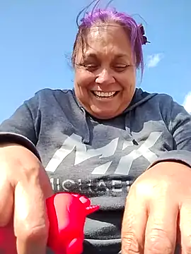 Snapshot of THEBEDroomdoOR chatting on October 28, 2025, 8:33 pm THEBEDroomdoOR online show from October 28, 2025, 8:33 pm