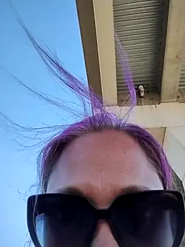 Snapshot of THEBEDroomdoOR chatting on November 3, 2025, 8:43 pm THEBEDroomdoOR online show from November 3, 2025, 8:43 pm