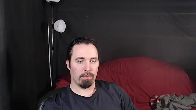 Snapshot of Metalstud chatting on January 17, 2025, 12:31 am Metalstud online show from January 17, 2025, 12:31 am